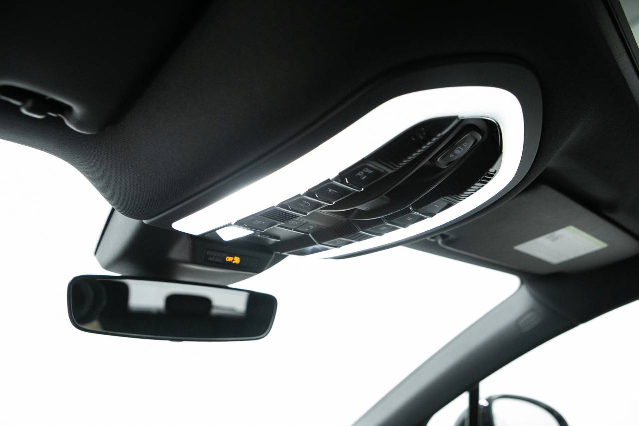 Thumbnail: 2026 Porsche Macan - 33