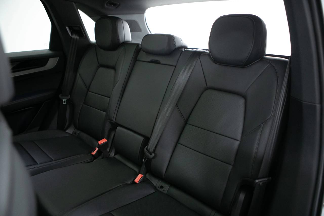 Thumbnail: 2025 Porsche Cayenne - 39