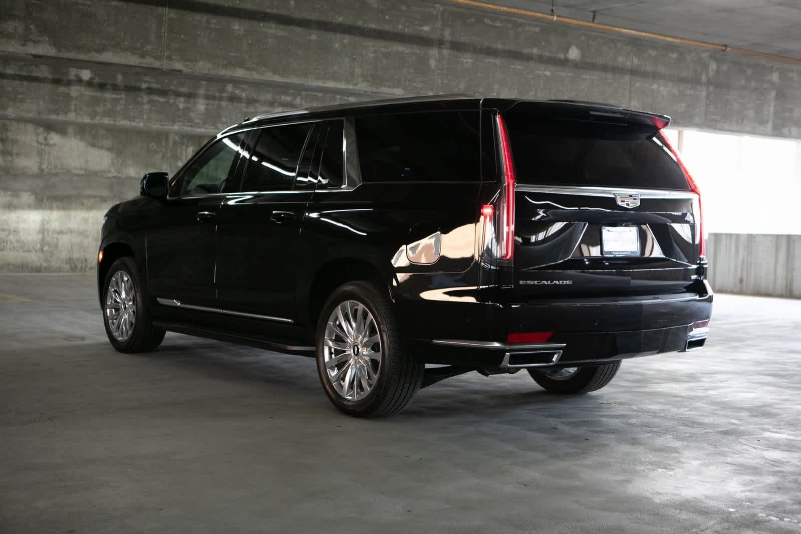 2024 Cadillac Escalade ESV Premium Luxury photo 2
