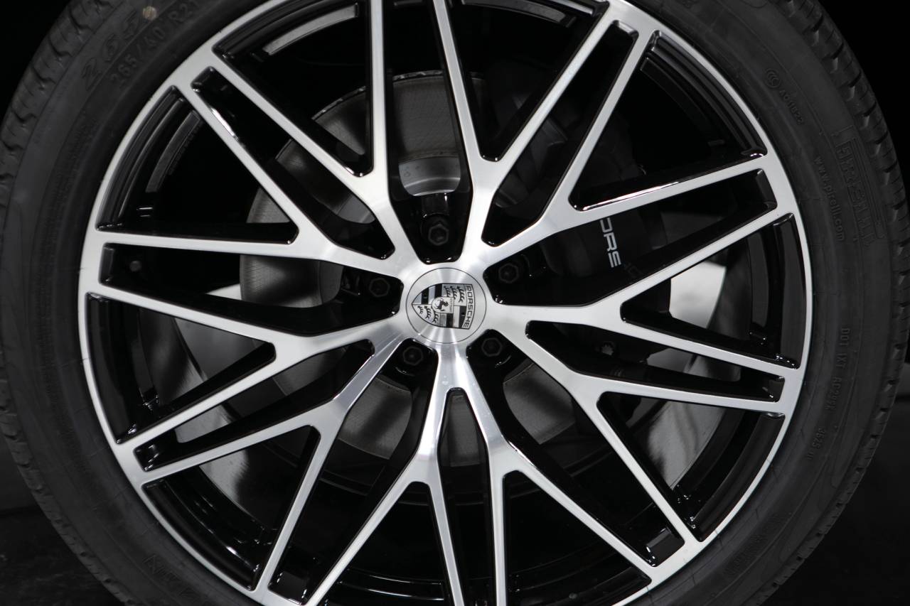 Thumbnail: 2026 Porsche Macan - 11