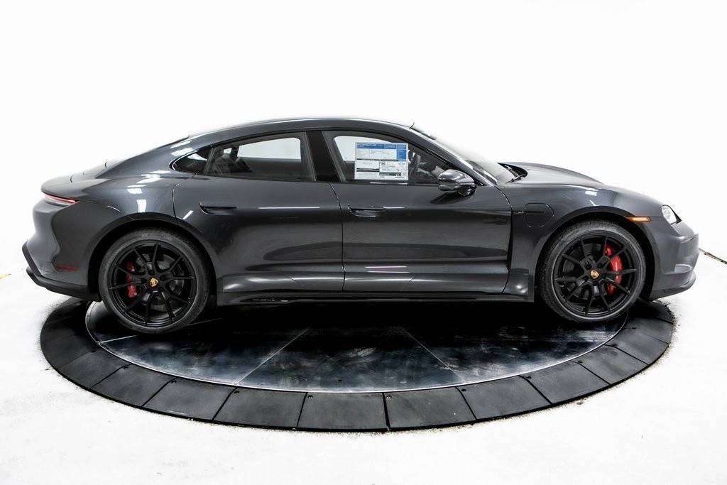Thumbnail: 2025 Porsche Taycan - 8