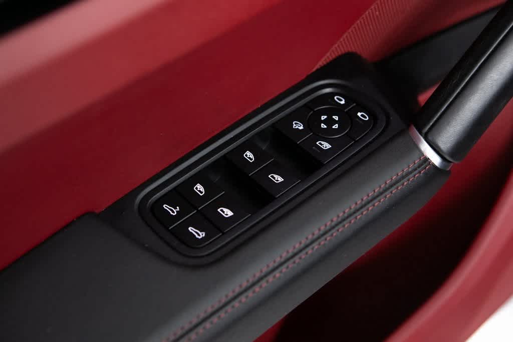 Thumbnail: 2022 Porsche Cayenne - 22