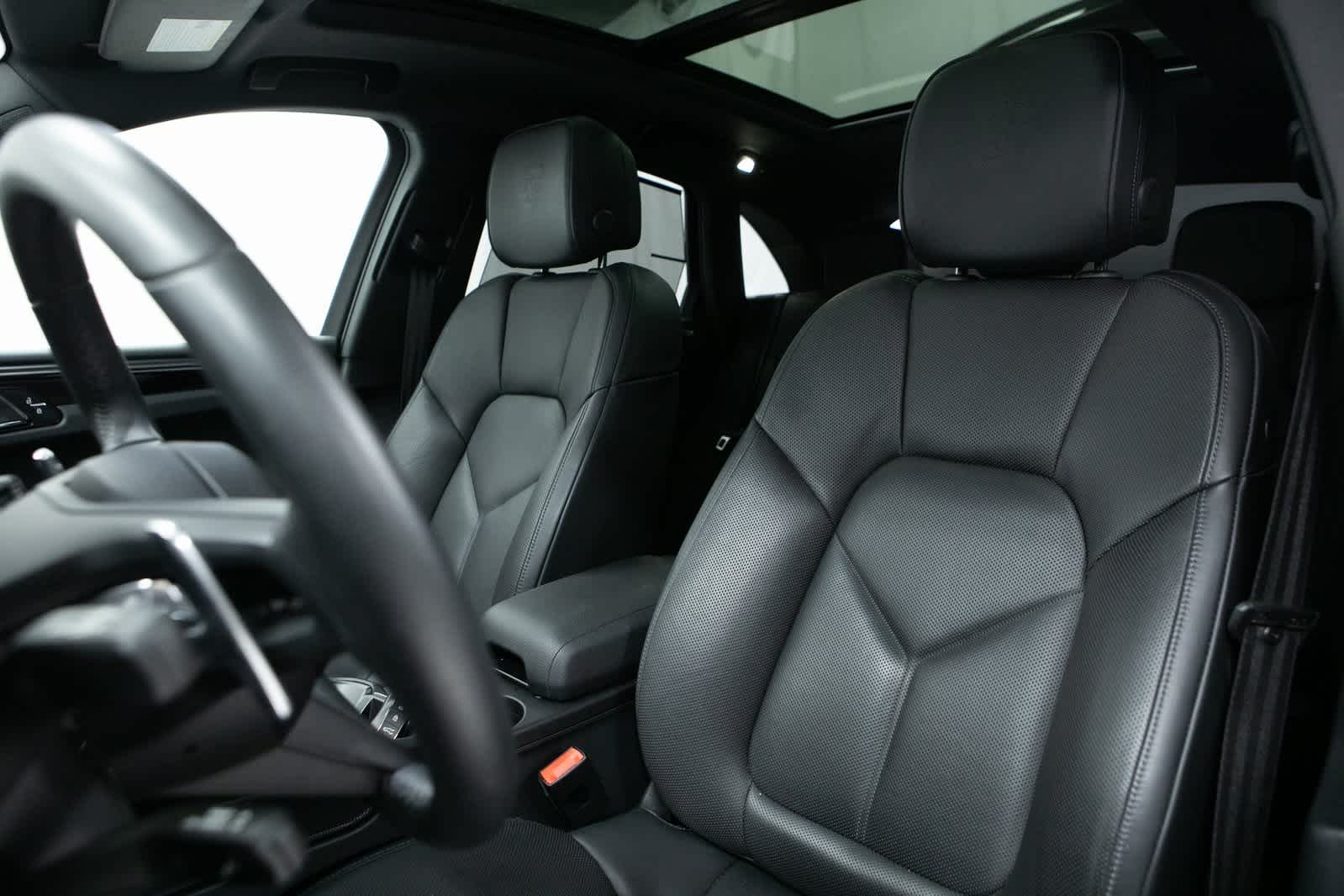 Thumbnail: 2025 Porsche Macan - 5