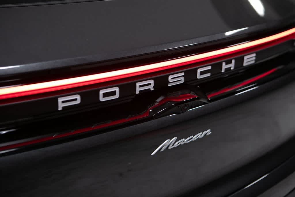 Thumbnail: 2025 Porsche Macan - 36