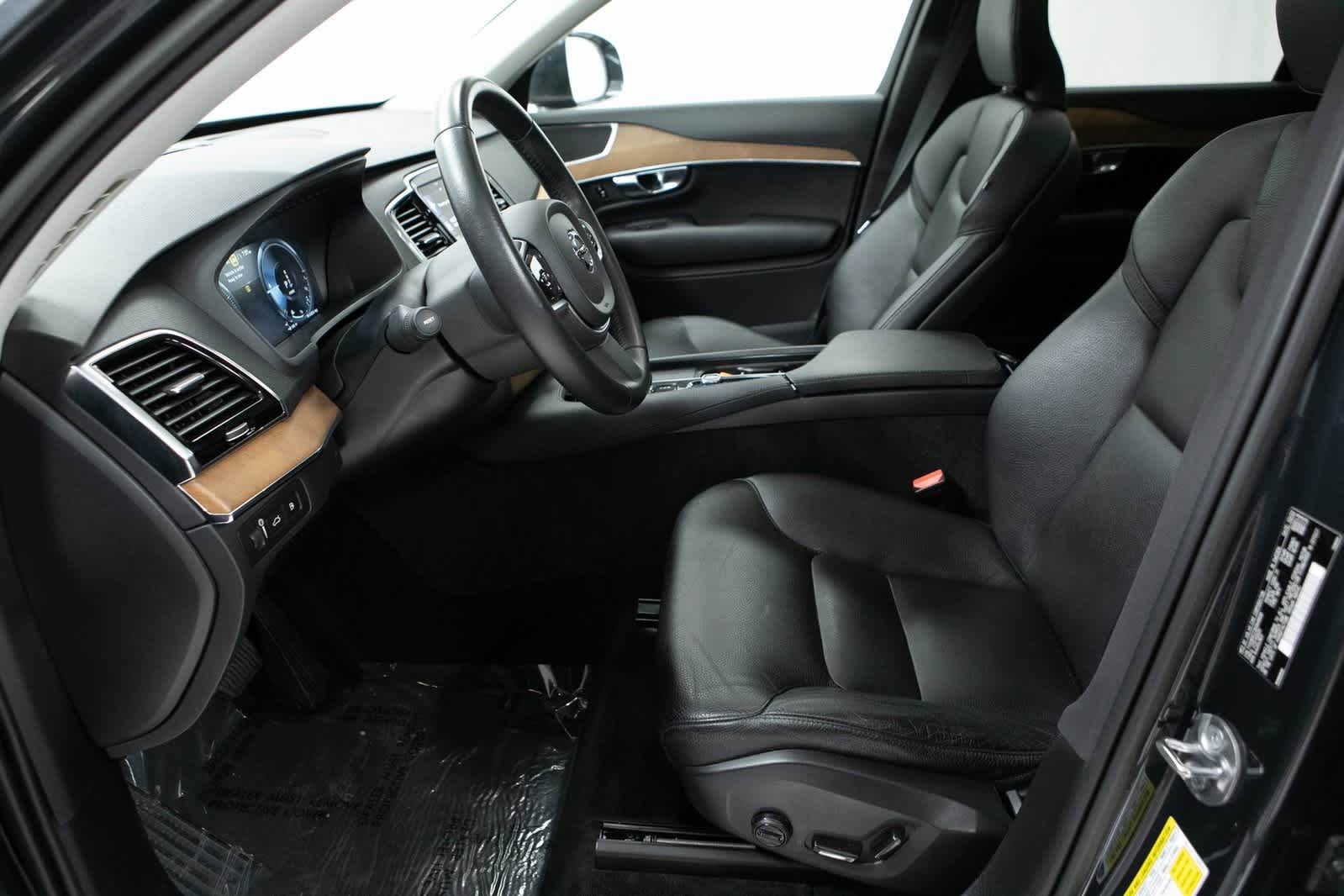 Thumbnail: 2022 Volvo XC90 - 16