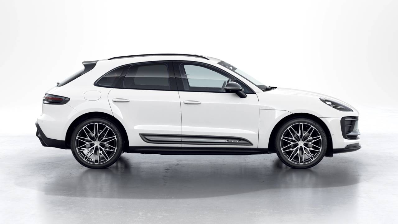 Thumbnail: 2026 Porsche Macan - 6