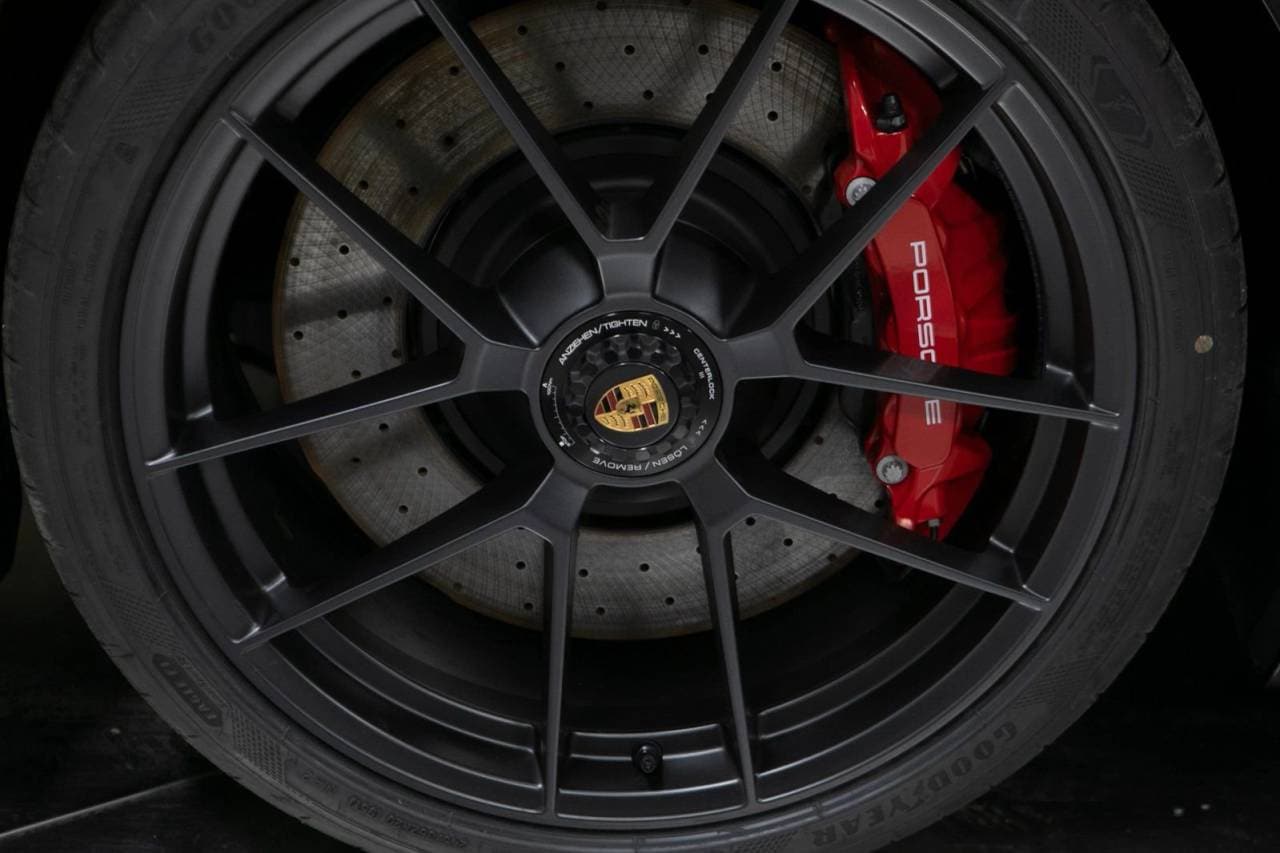 Thumbnail: 2026 Porsche 911 - 11