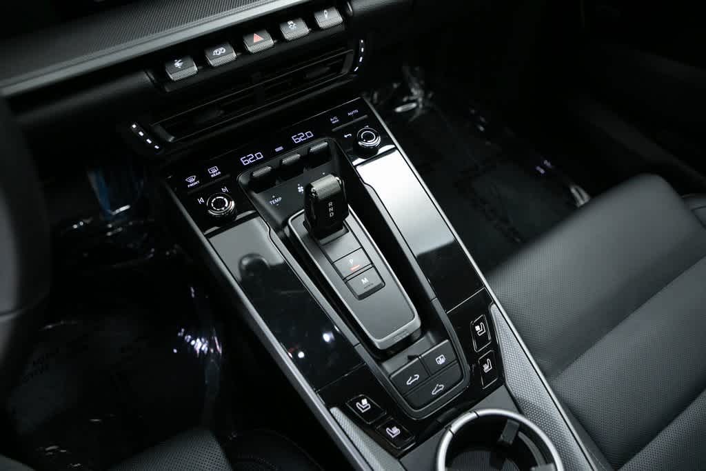 Thumbnail: 2024 Porsche 911 - 15