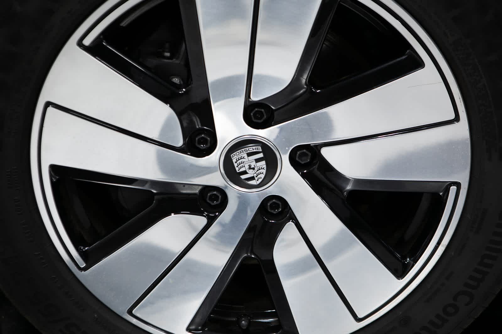 Thumbnail: 2023 Porsche Taycan - 11