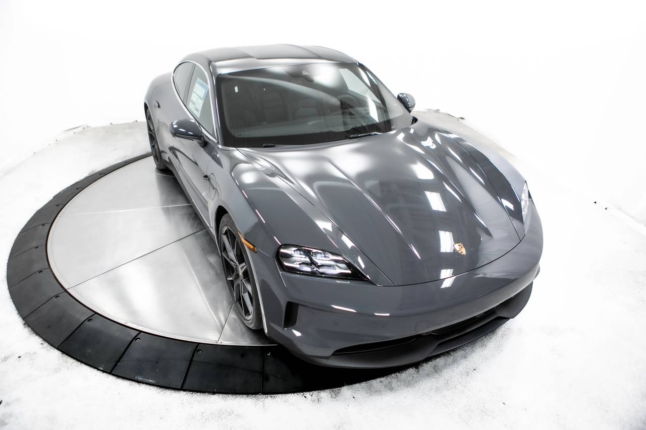 Thumbnail: 2025 Porsche Taycan - 21