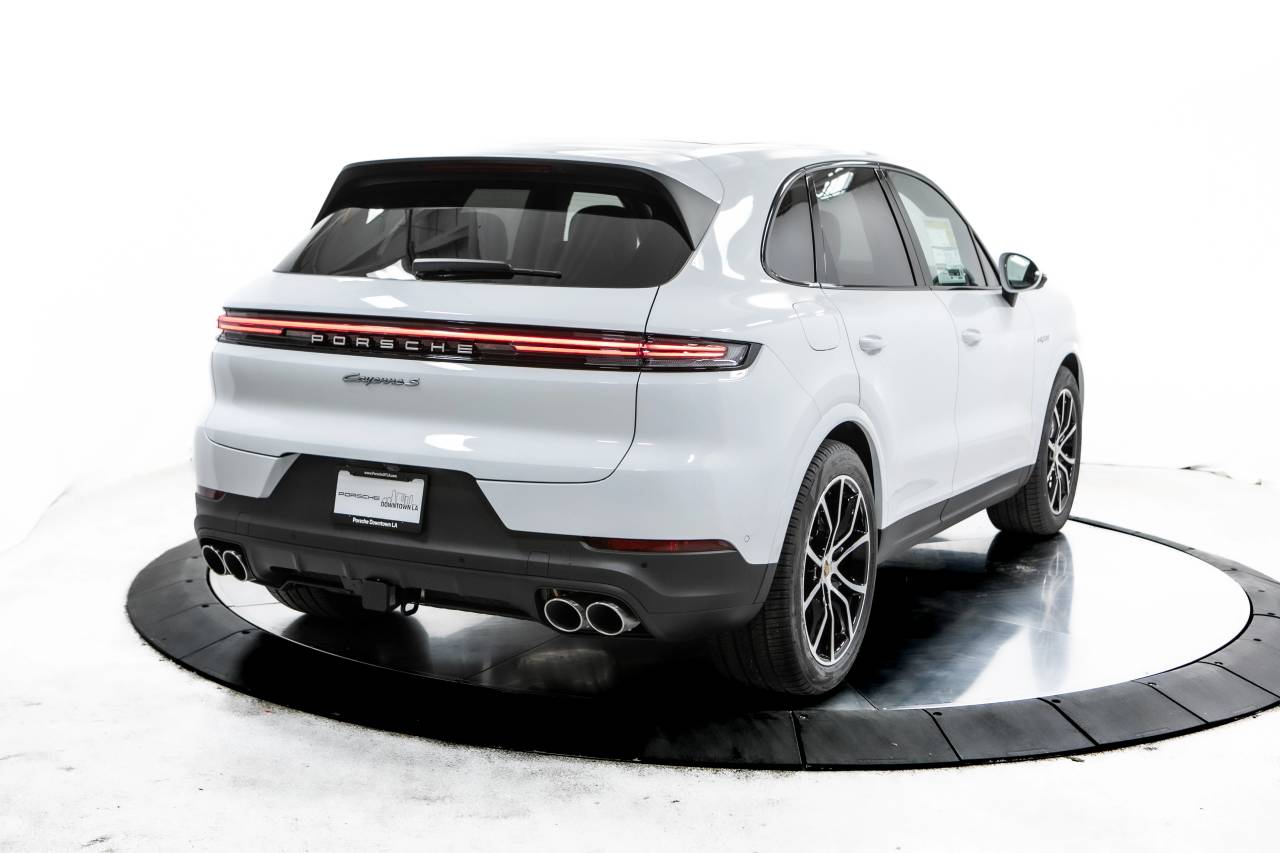 Thumbnail: 2025 Porsche Cayenne - 5