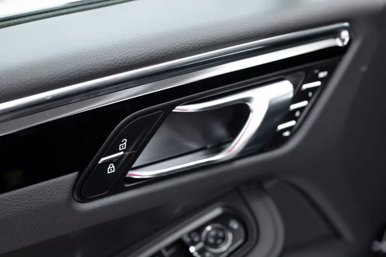 Thumbnail: 2025 Porsche Macan - 19