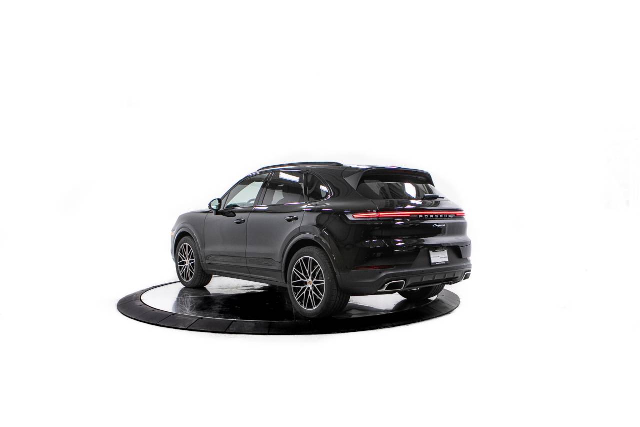 Thumbnail: 2026 Porsche Cayenne - 3