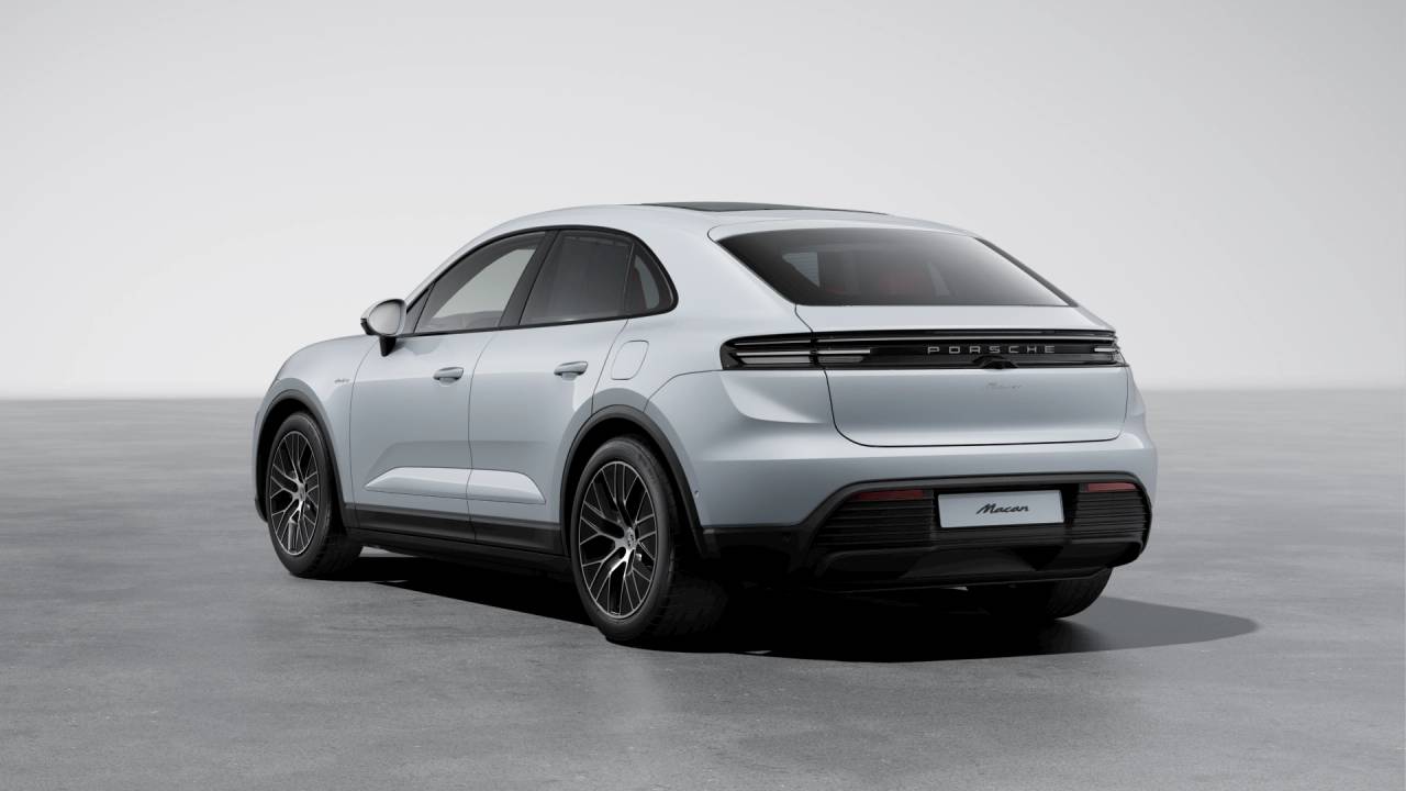 Thumbnail: 2026 Porsche Macan - 3