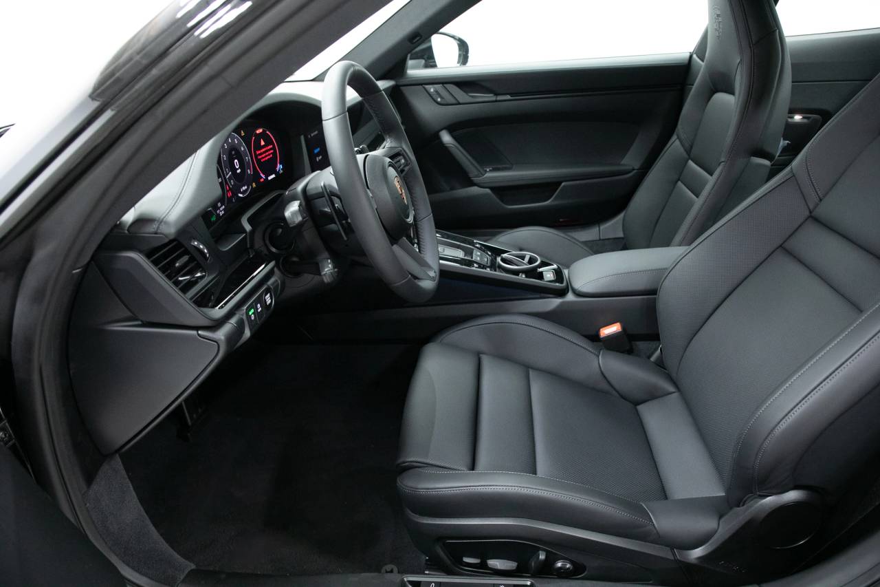 Thumbnail: 2025 Porsche 911 - 23