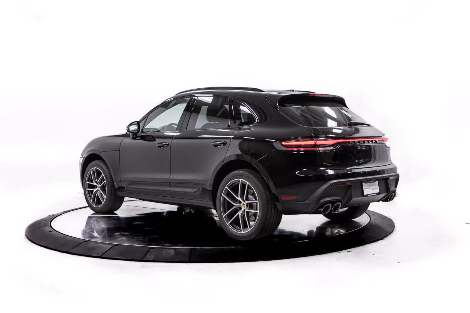Thumbnail: 2026 Porsche Macan - 3