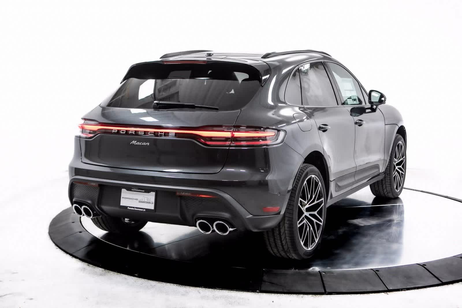 Thumbnail: 2025 Porsche Macan - 7