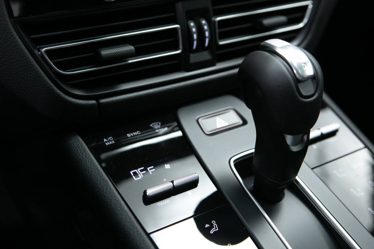 Thumbnail: 2026 Porsche Macan - 28