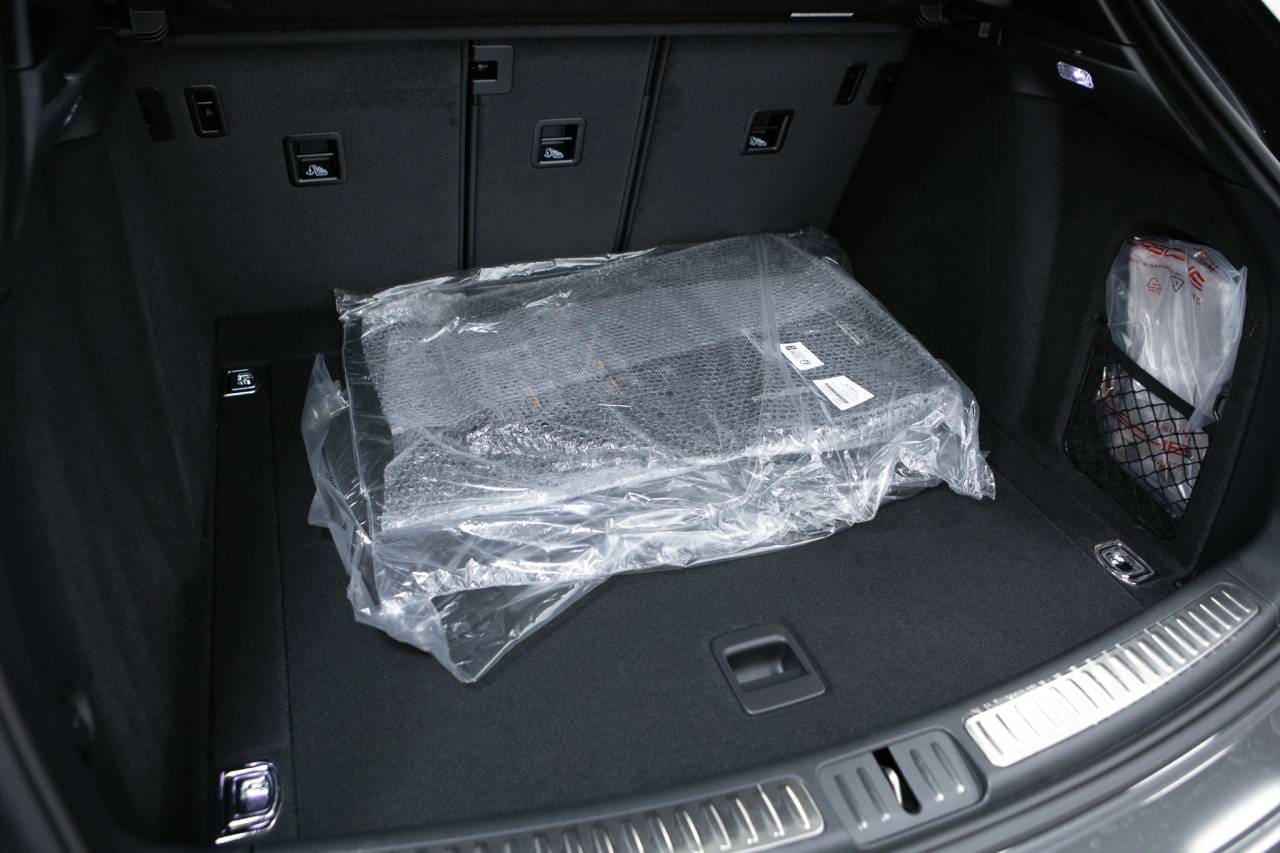 Thumbnail: 2026 Porsche Macan - 38