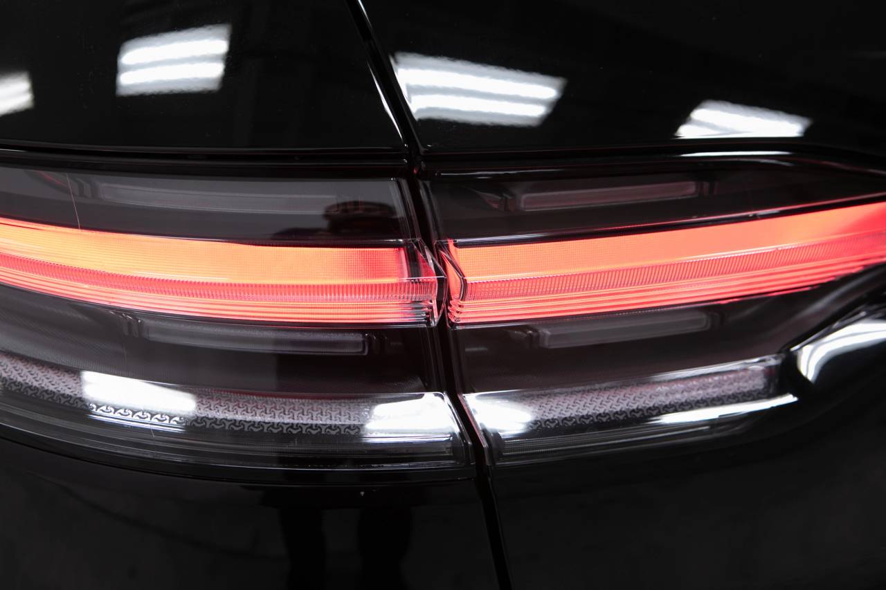 Thumbnail: 2026 Porsche Macan - 15