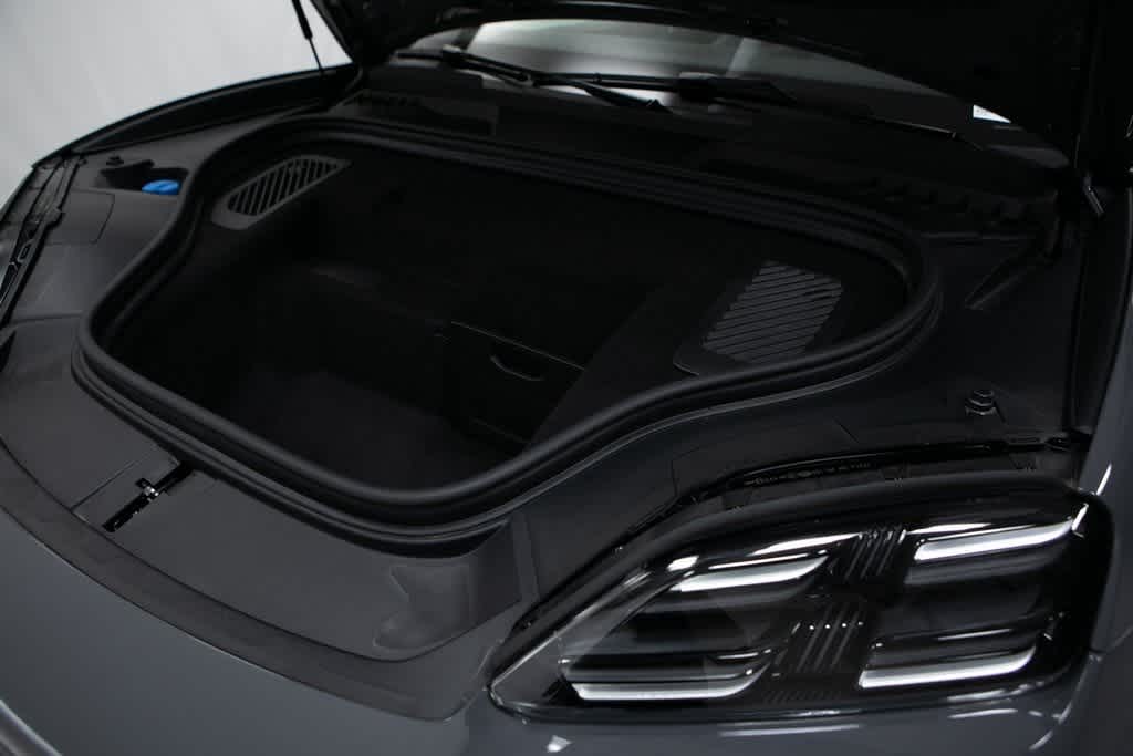 Thumbnail: 2025 Porsche Macan - 17
