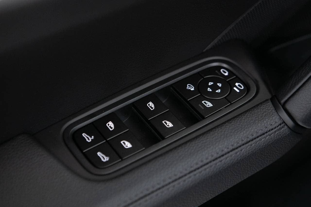 Thumbnail: 2026 Porsche Cayenne - 25