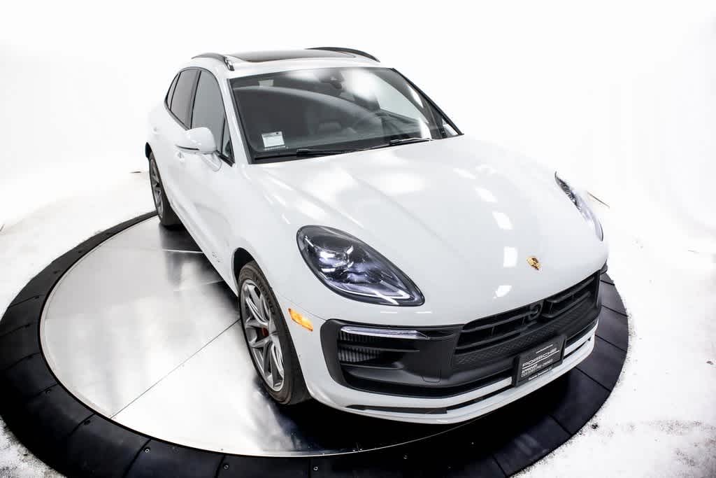 Thumbnail: 2024 Porsche Macan - 39