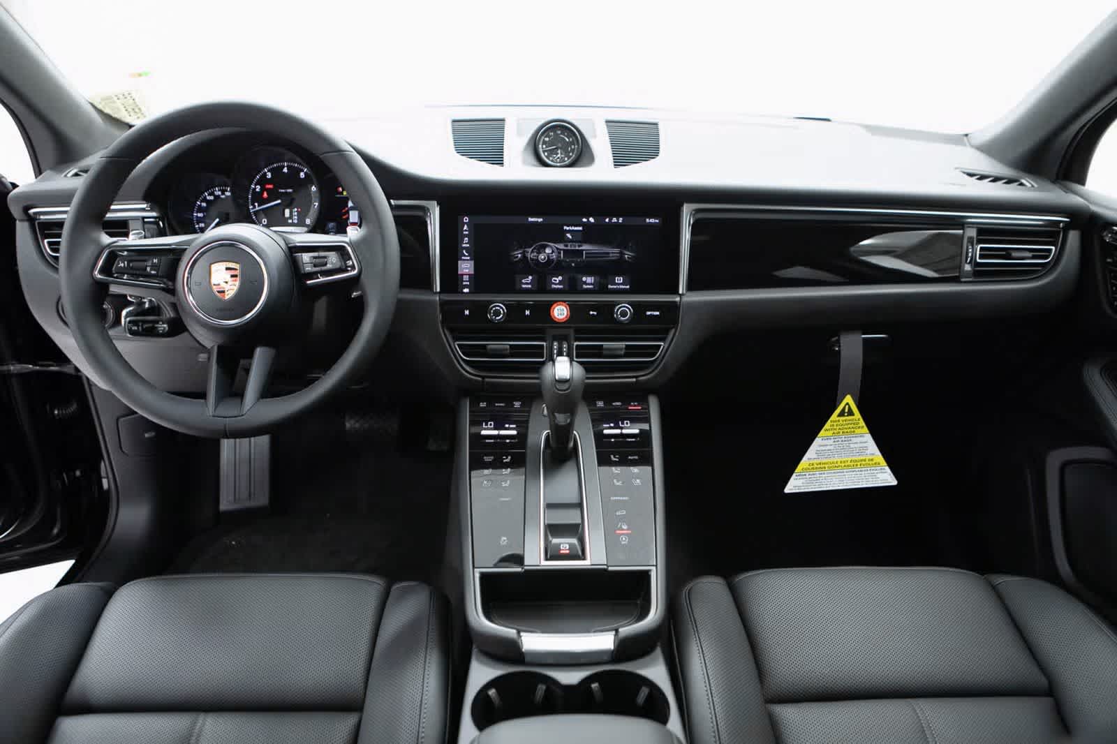 Thumbnail: 2026 Porsche Macan - 13