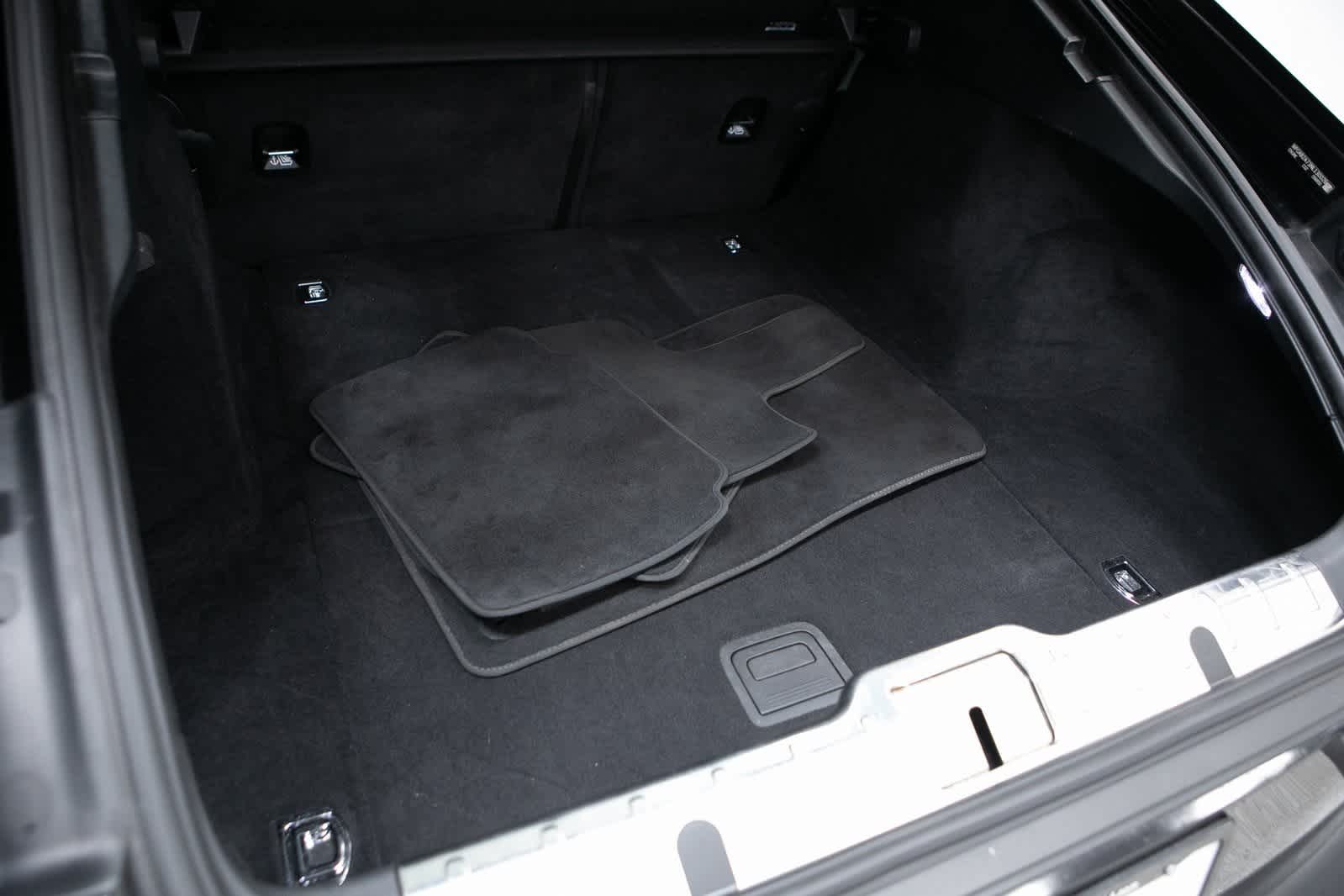 Thumbnail: 2022 Porsche Panamera - 31