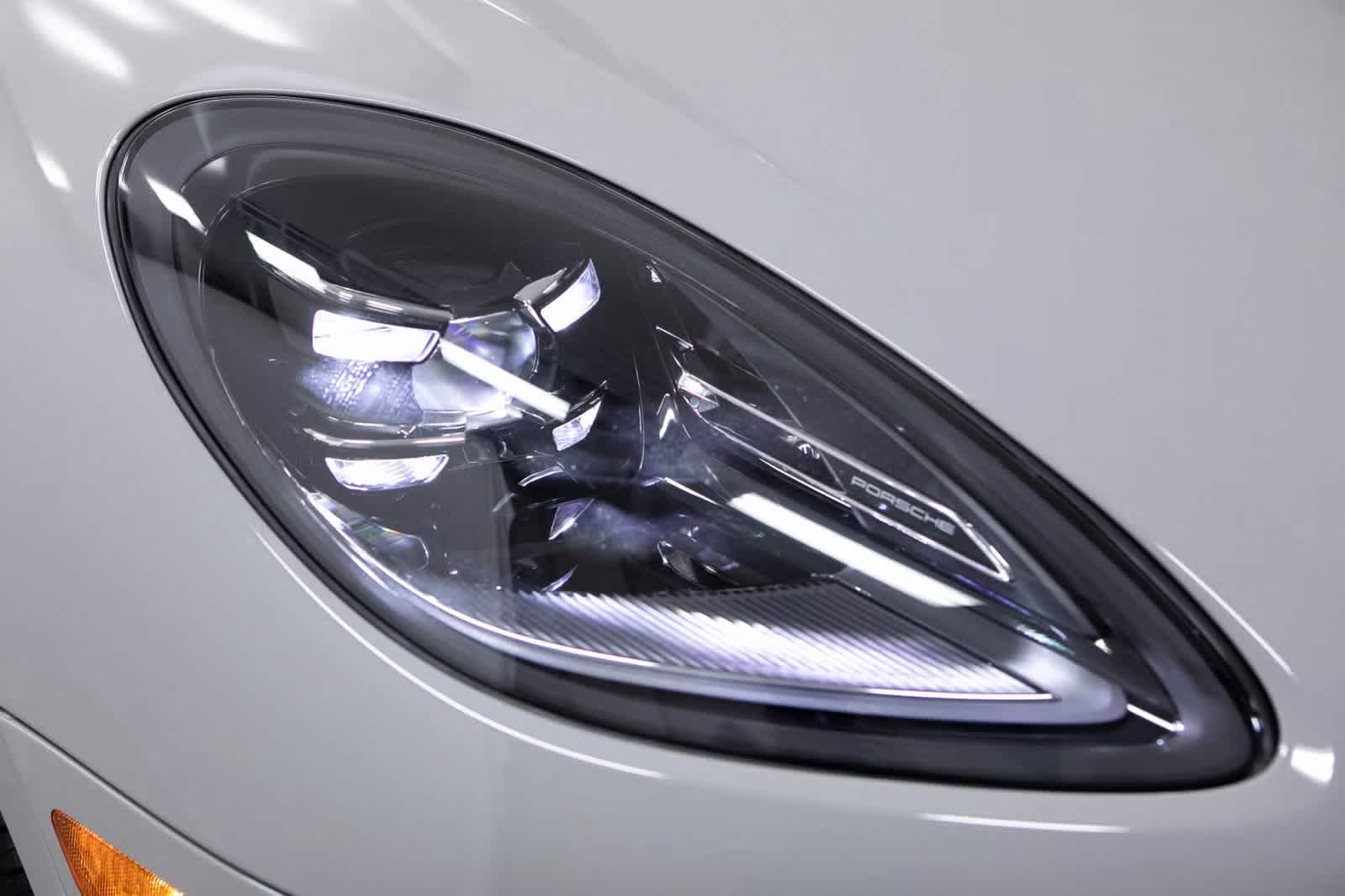 Thumbnail: 2025 Porsche Macan - 33