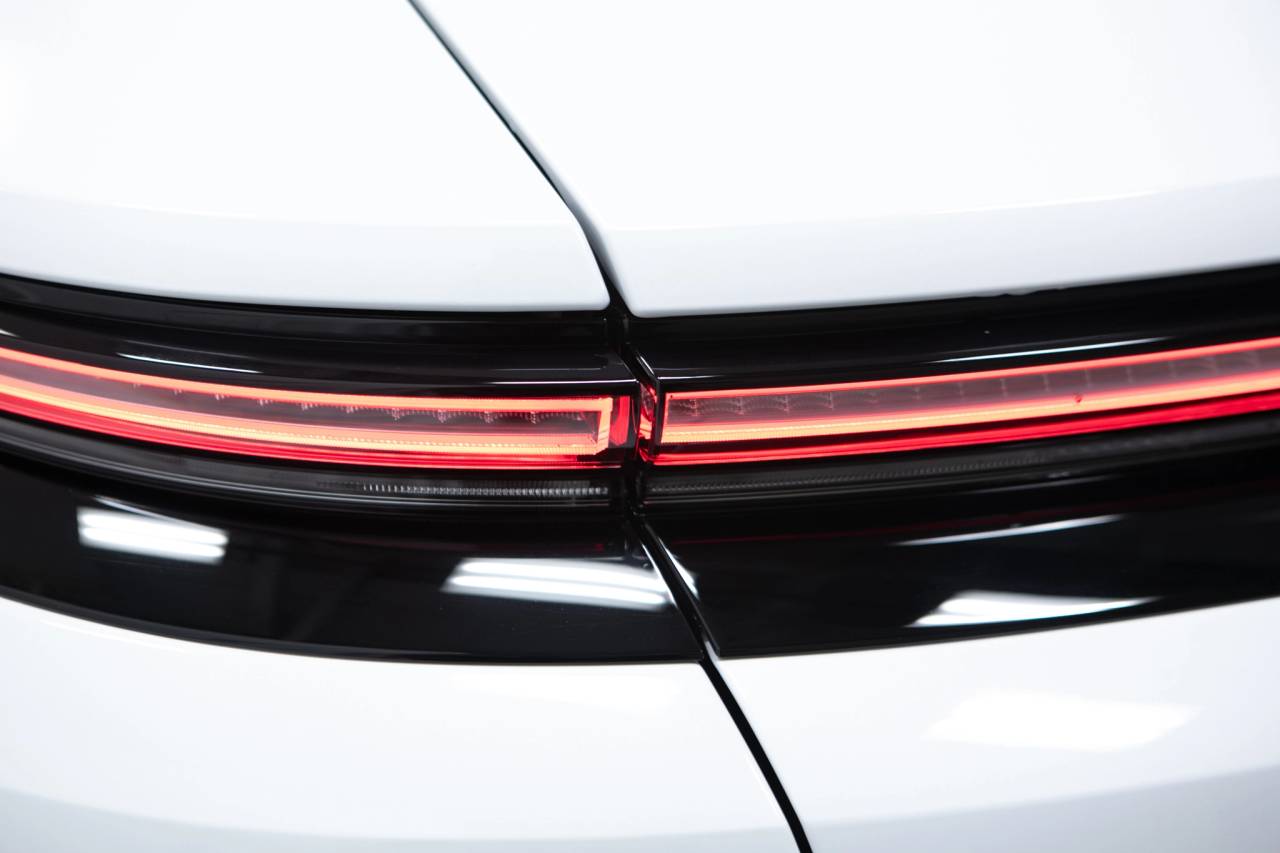 Thumbnail: 2026 Porsche Panamera - 16