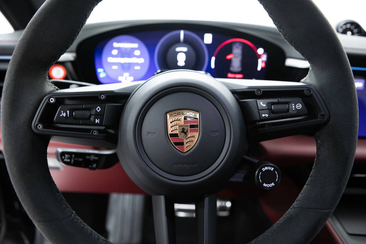 Thumbnail: 2026 Porsche Macan - 21