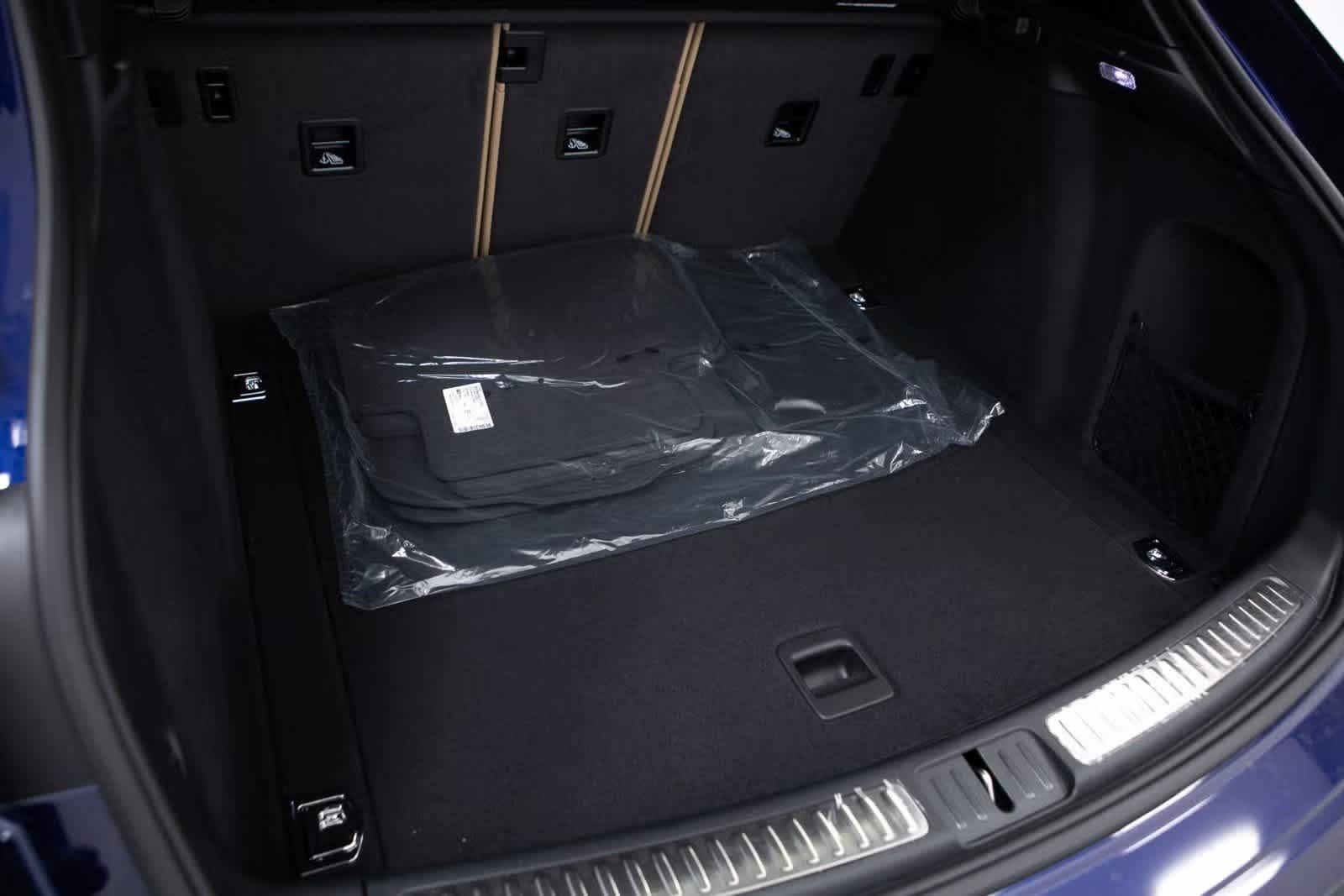 Thumbnail: 2025 Porsche Macan - 29