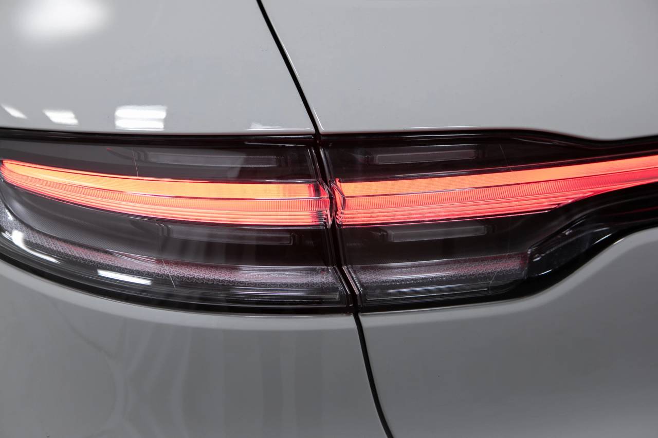 Thumbnail: 2026 Porsche Macan - 18