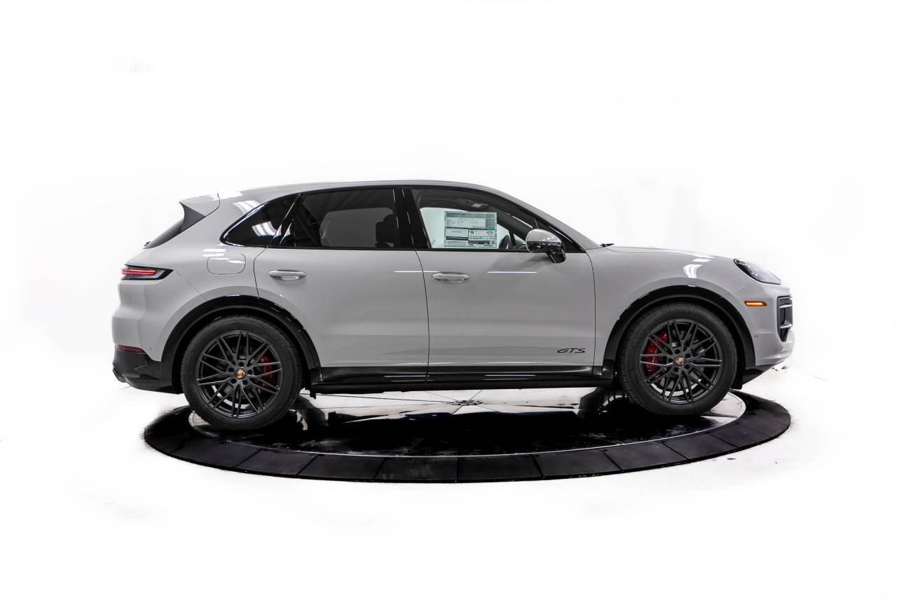 Thumbnail: 2026 Porsche Cayenne - 8