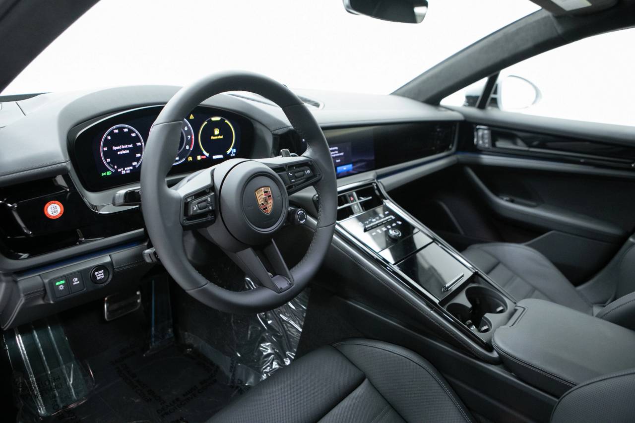 Thumbnail: 2026 Porsche Panamera - 4