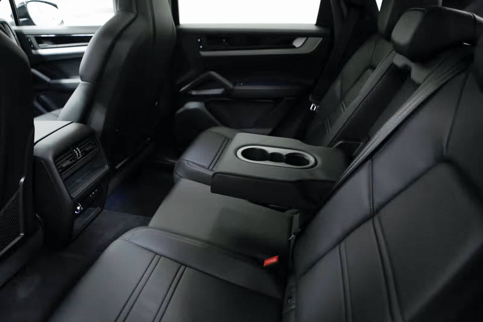 Thumbnail: 2025 Porsche Cayenne - 27