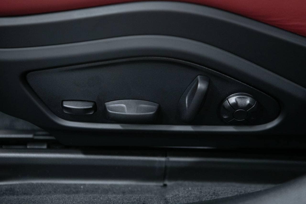 Thumbnail: 2026 Porsche Panamera - 24