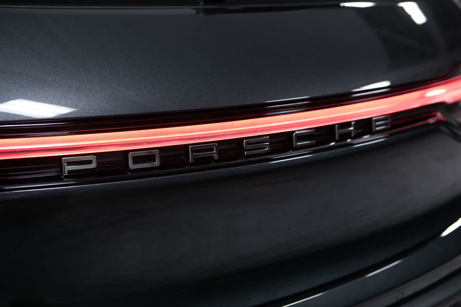 Thumbnail: 2026 Porsche Macan - 19