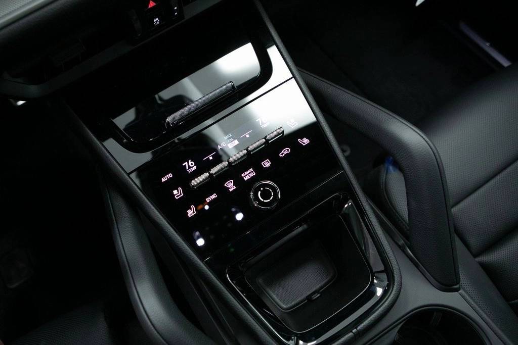 Thumbnail: 2025 Porsche Cayenne - 15