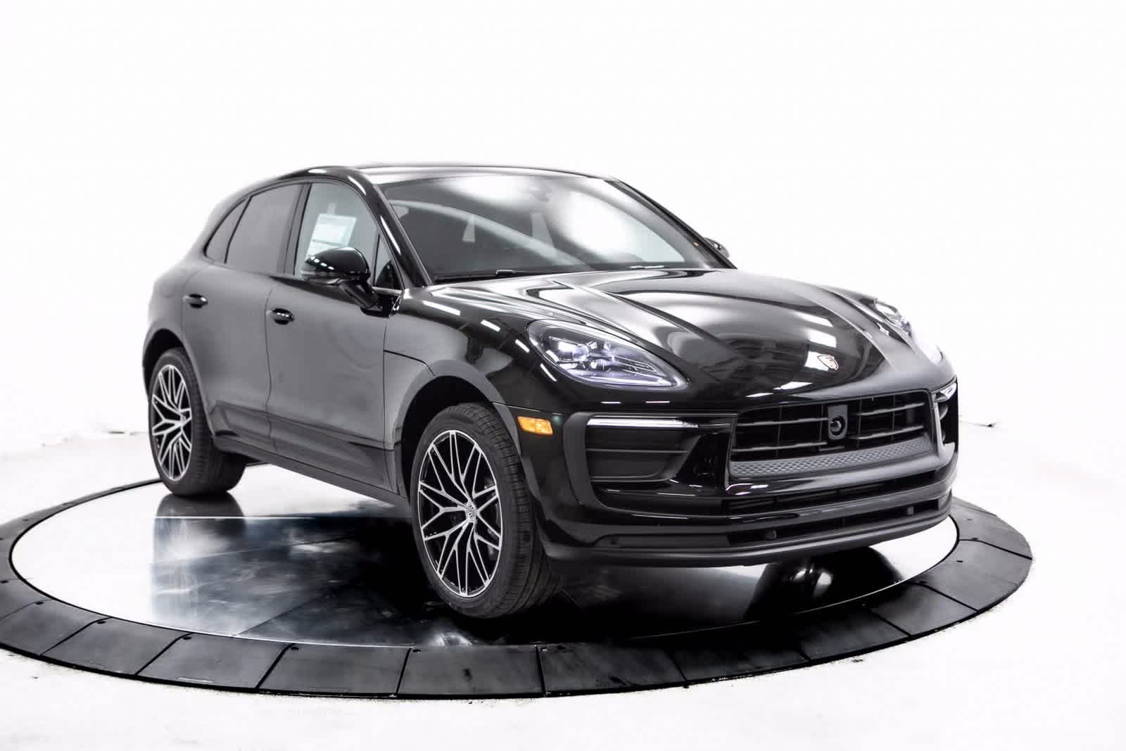 Thumbnail: 2025 Porsche Macan - 9