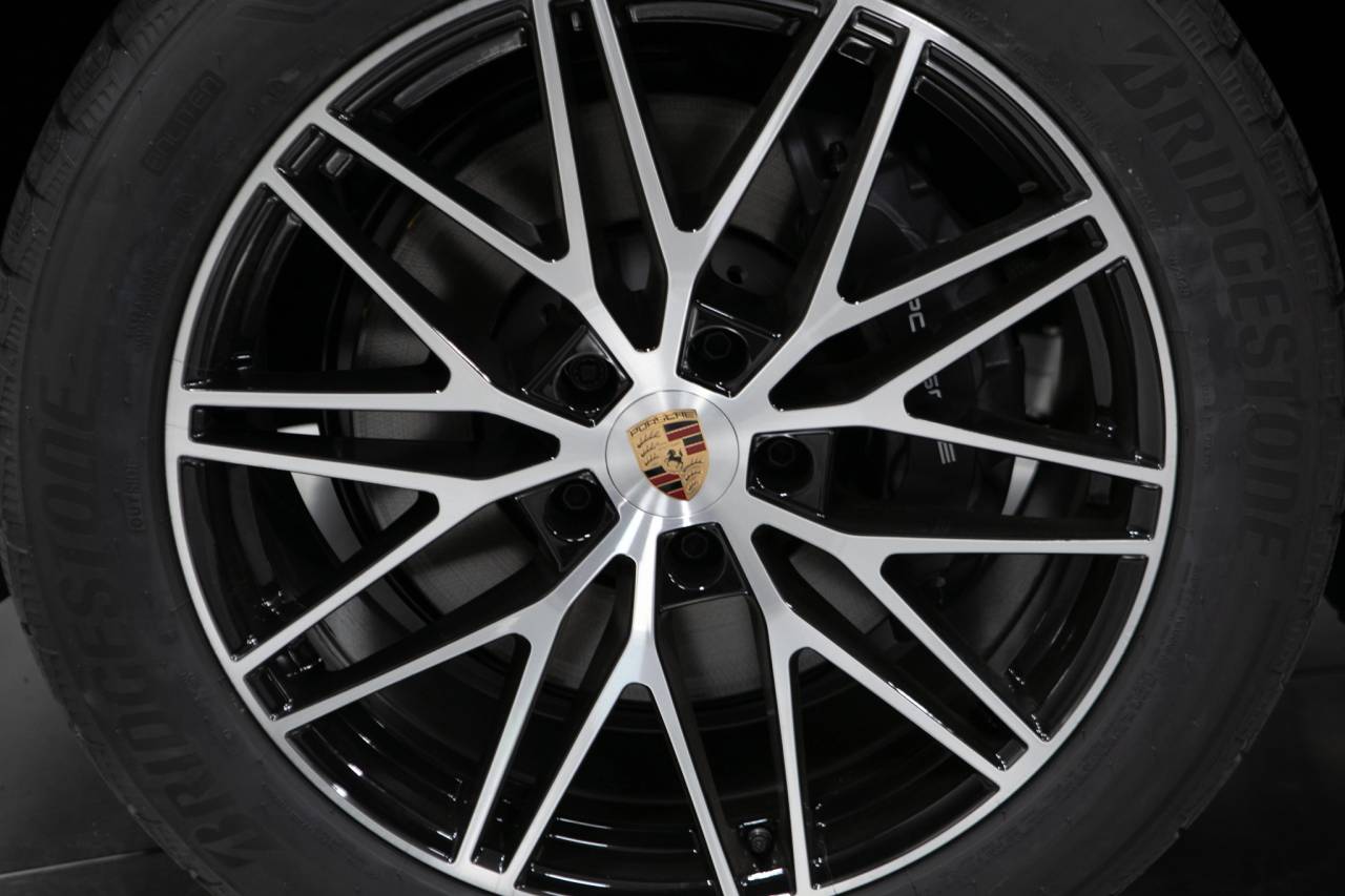 Thumbnail: 2026 Porsche  - 11