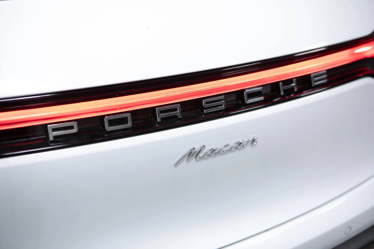 Thumbnail: 2026 Porsche Macan - 15