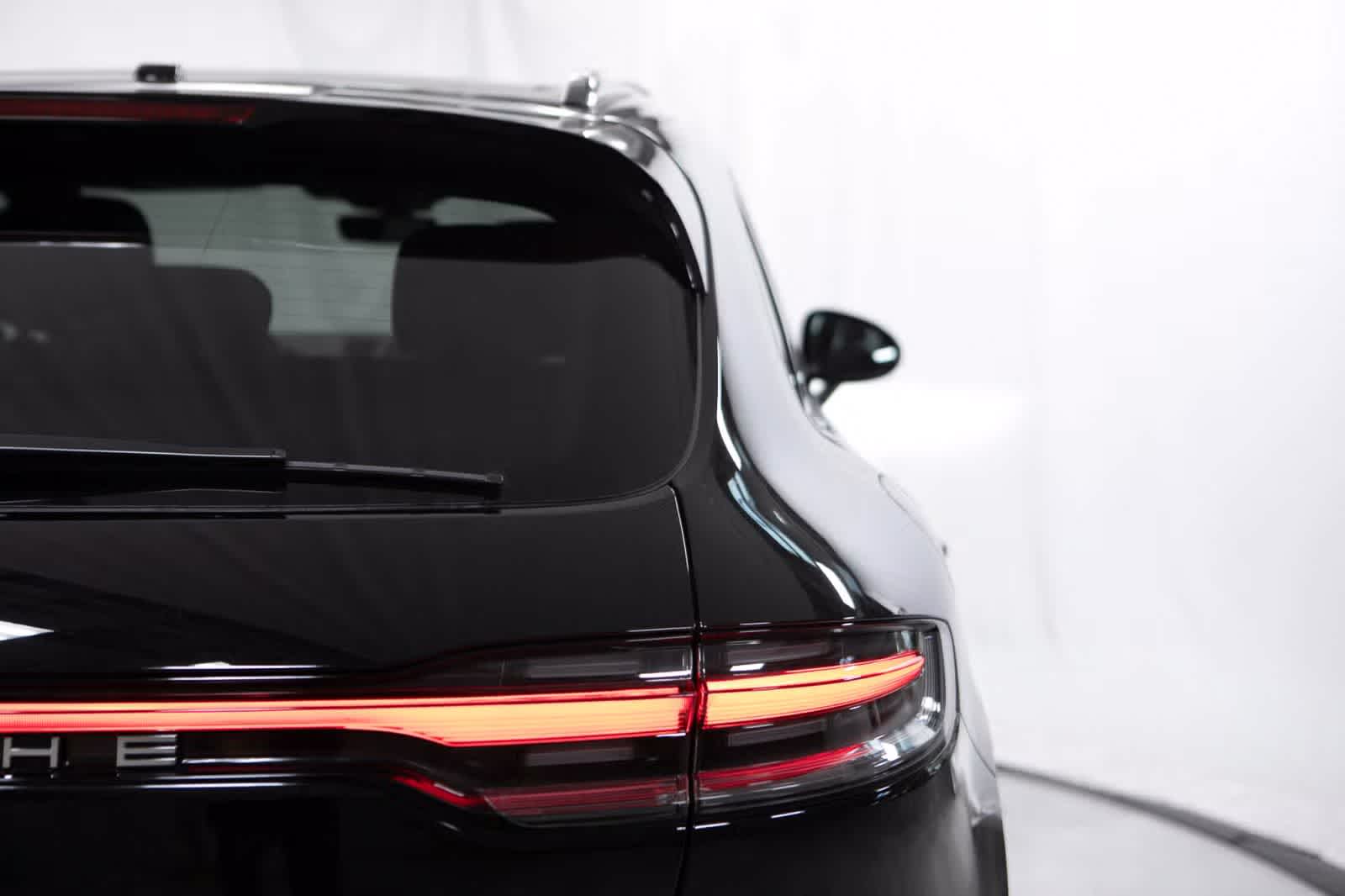 Thumbnail: 2026 Porsche Macan - 21