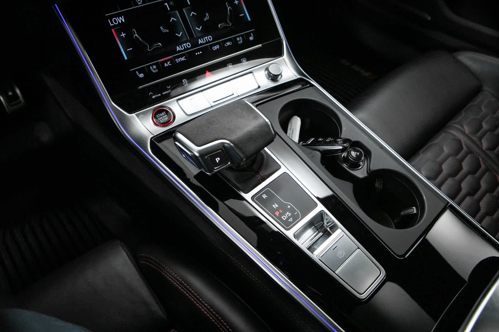 Thumbnail: 2023 Audi RS 6 - 28