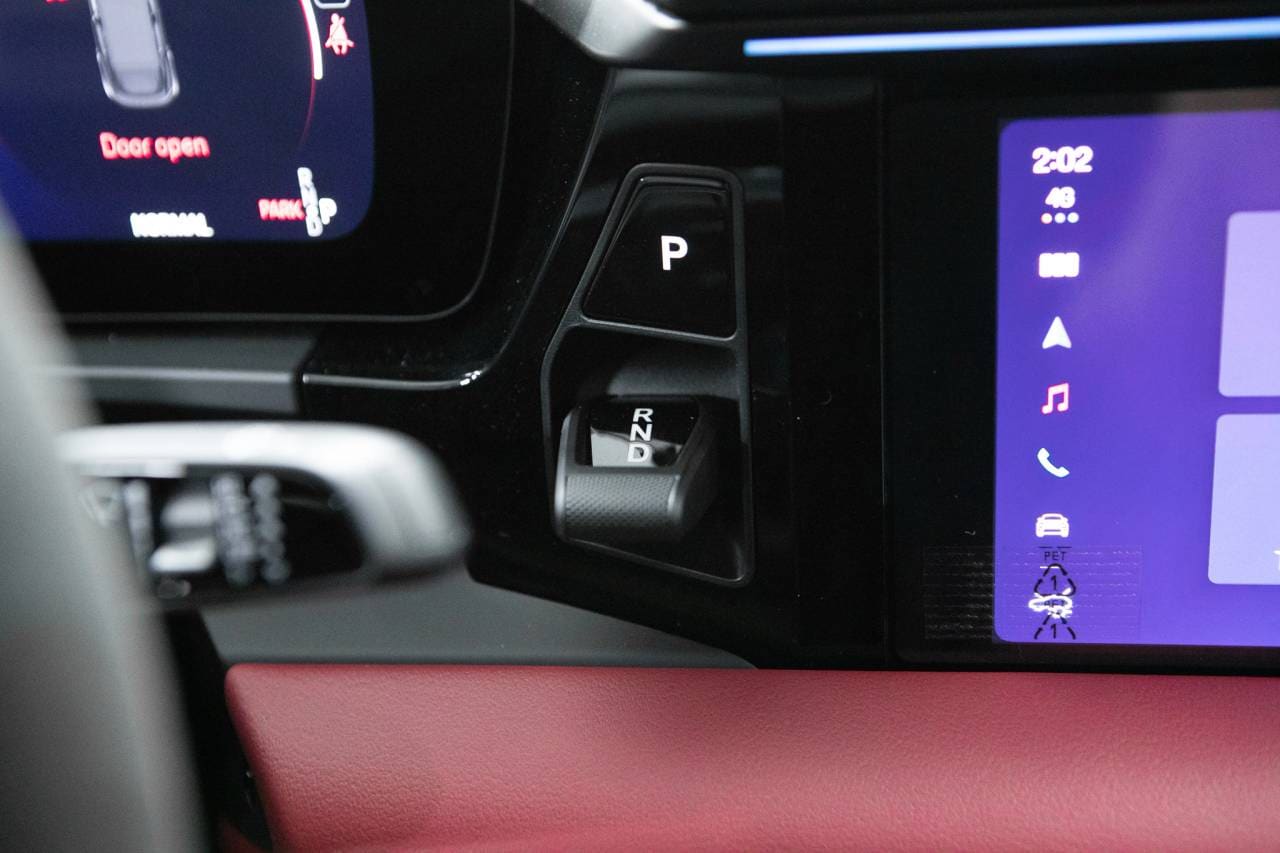 Thumbnail: 2026 Porsche Macan - 31