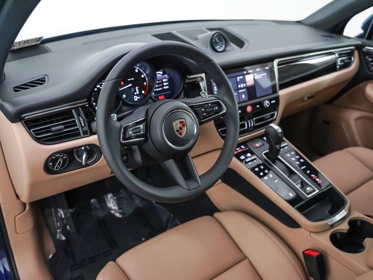 Thumbnail: 2025 Porsche Macan - 4