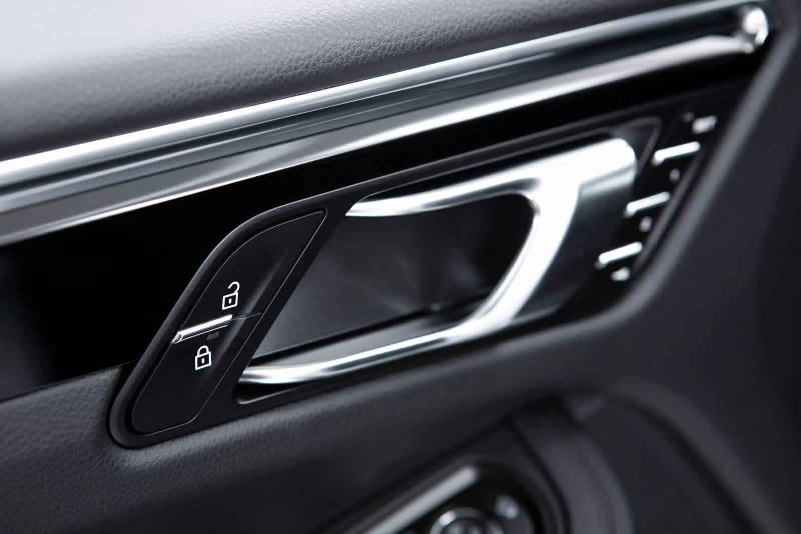 Thumbnail: 2025 Porsche Macan - 20