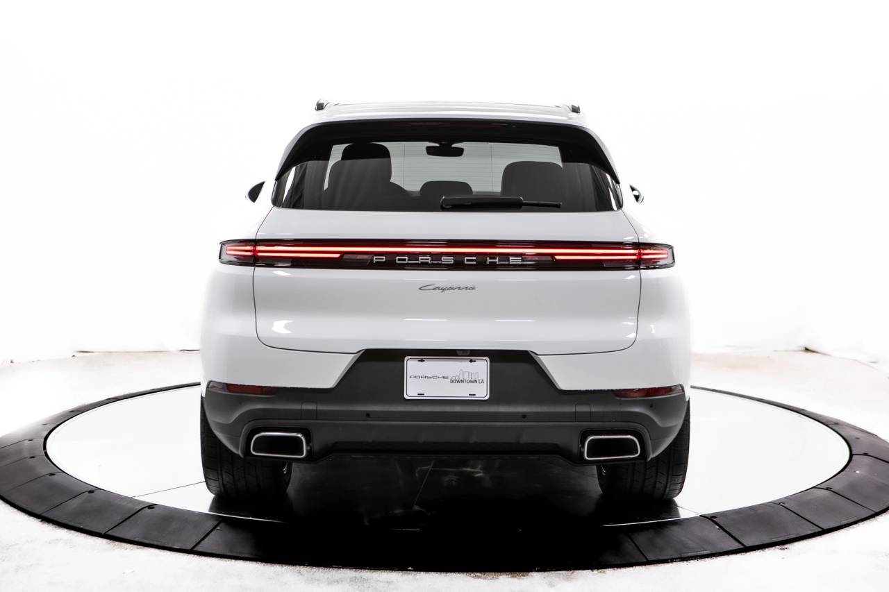 Thumbnail: 2026 Porsche Cayenne - 4