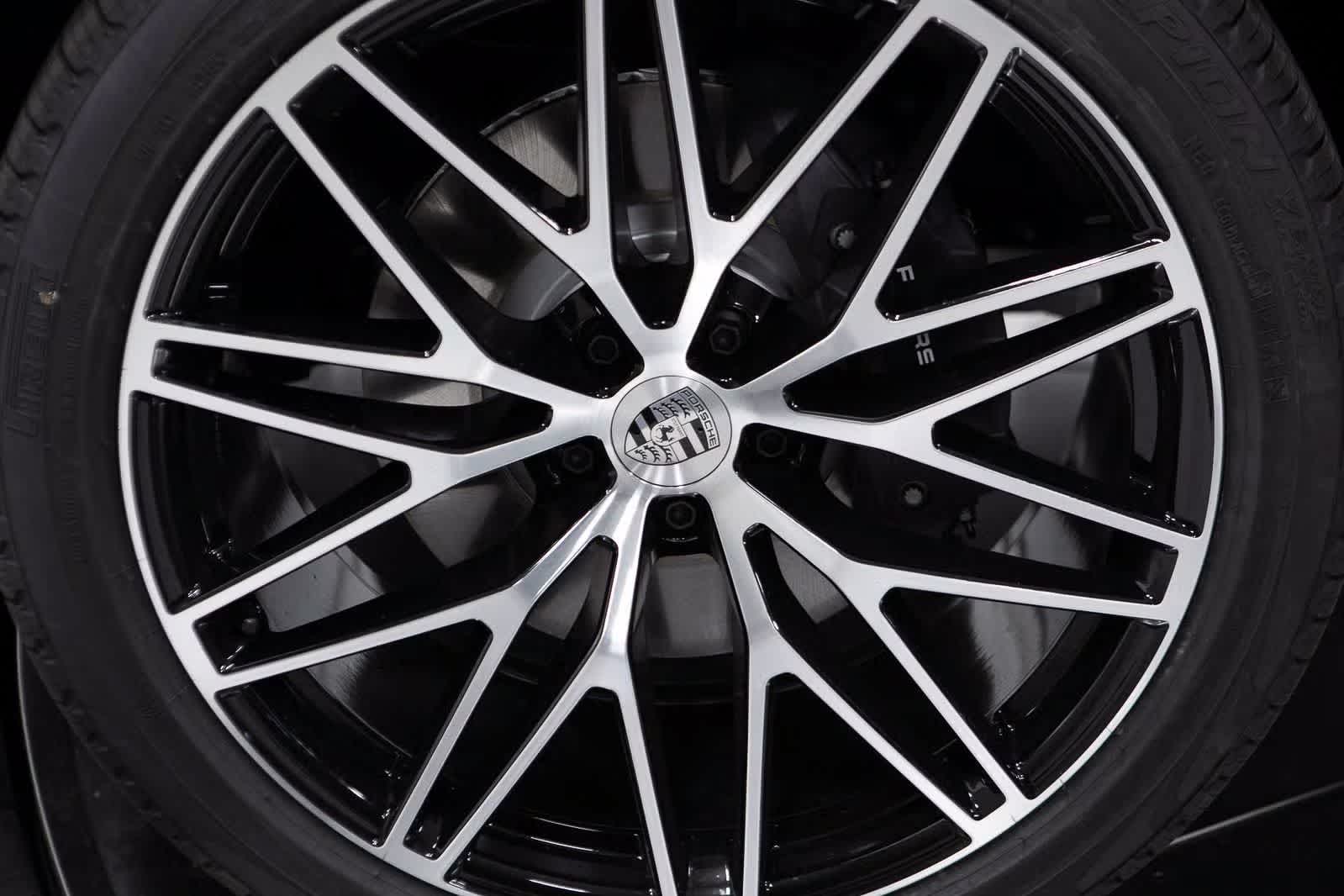 Thumbnail: 2026 Porsche Macan - 11